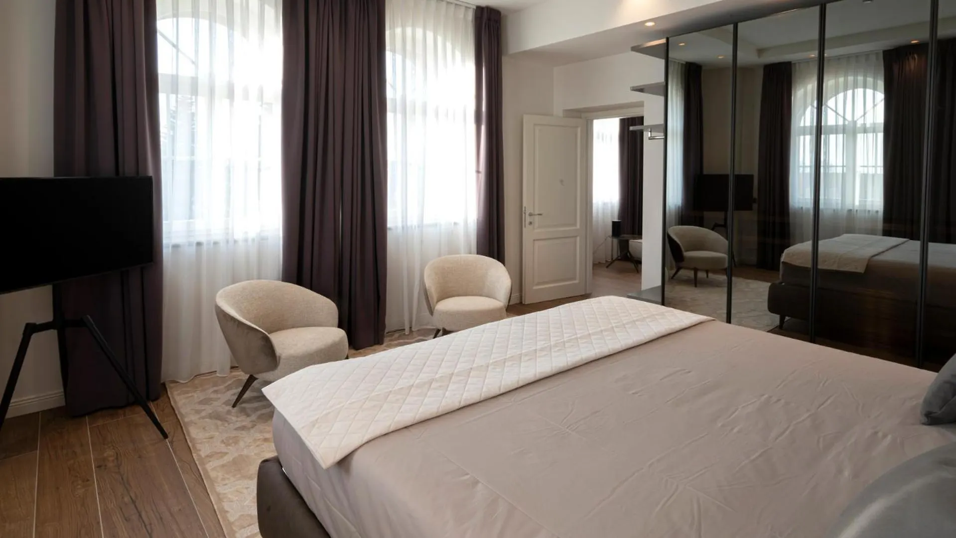 Accomodation Hotel Castello Il Codirosso Cesate 0*,