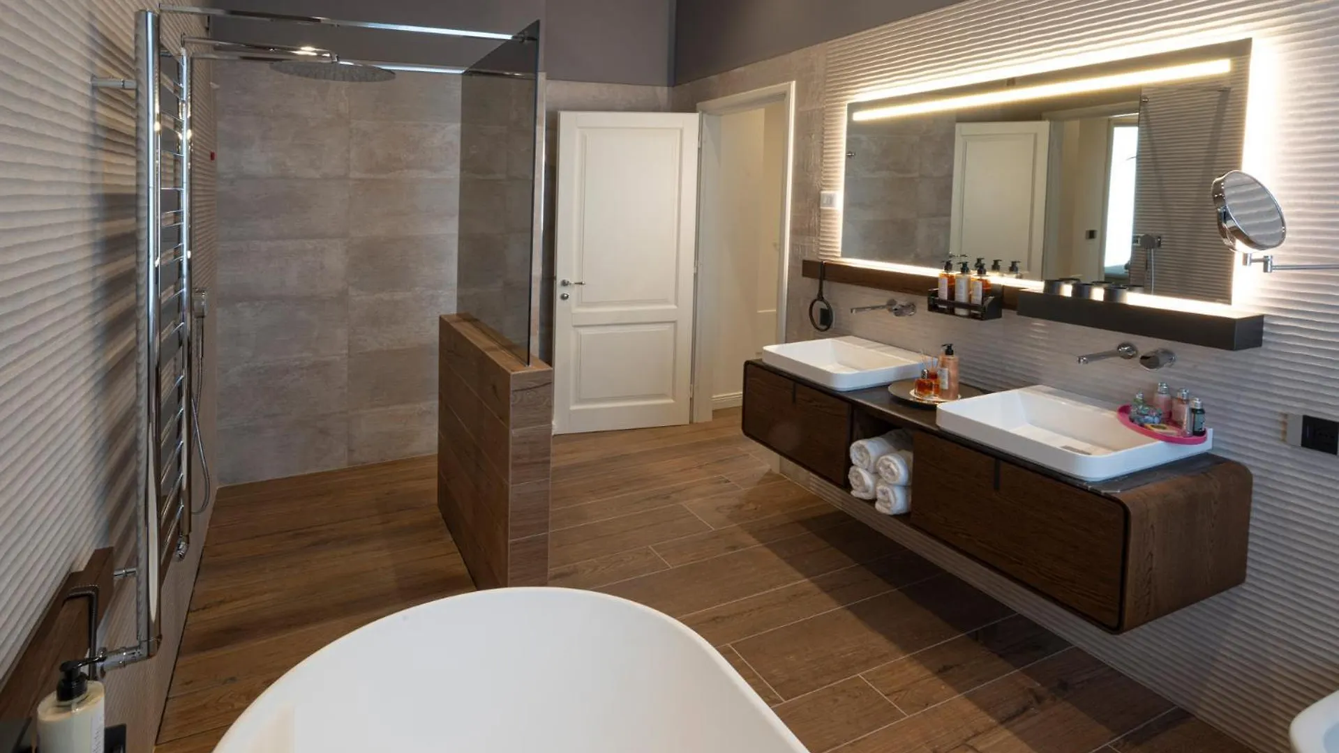Accomodation Hotel Castello Il Codirosso Cesate Italy